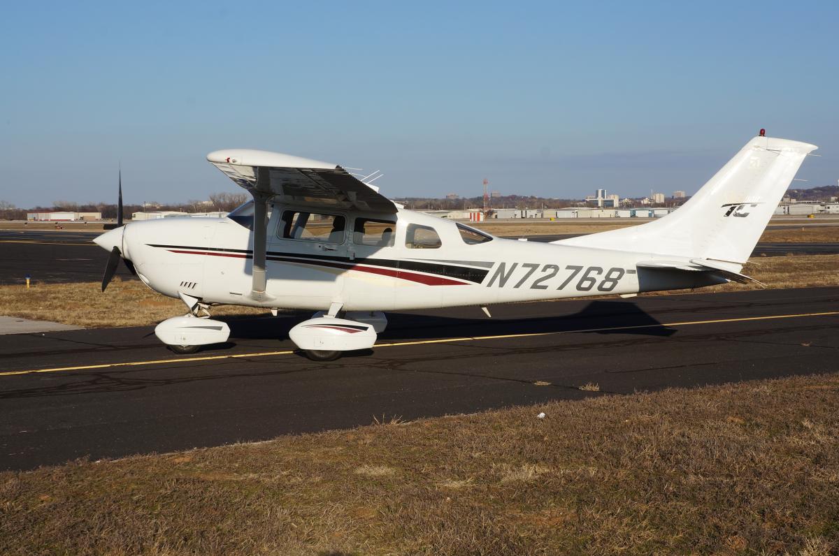 2001 Cessna Turbo 206H Stationair Photo 2