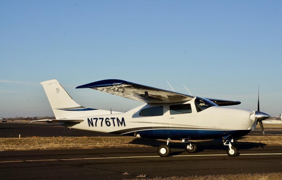 1976 Cessna Turbo 210L Photo 2