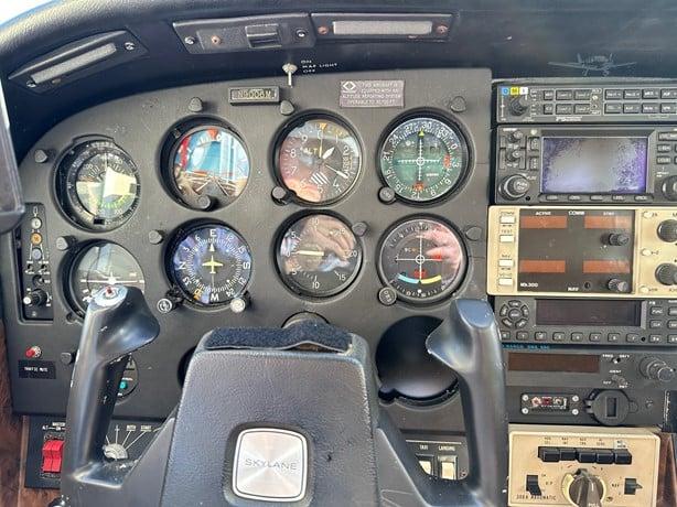 1976 CESSNA 182P SKYLANE Photo 6