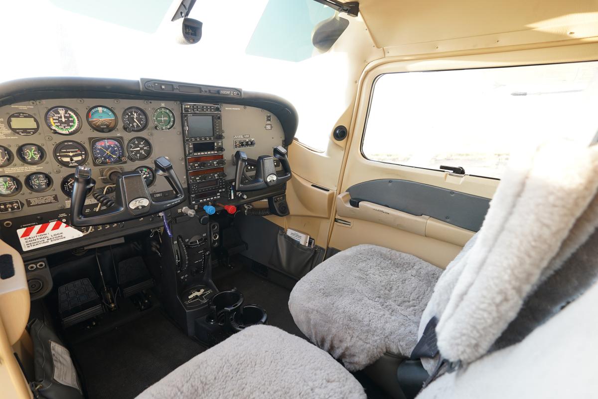 2002 CESSNA TURBO 182T Photo 5