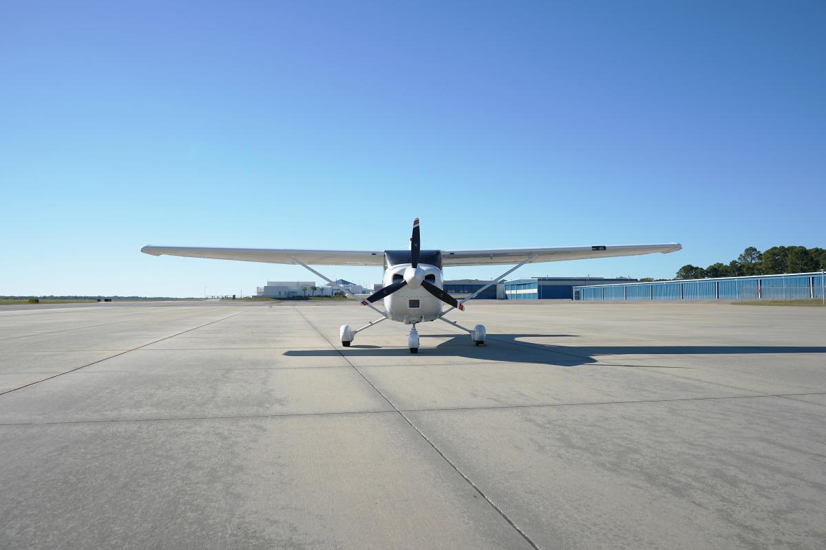 1999 CESSNA 182S Photo 3