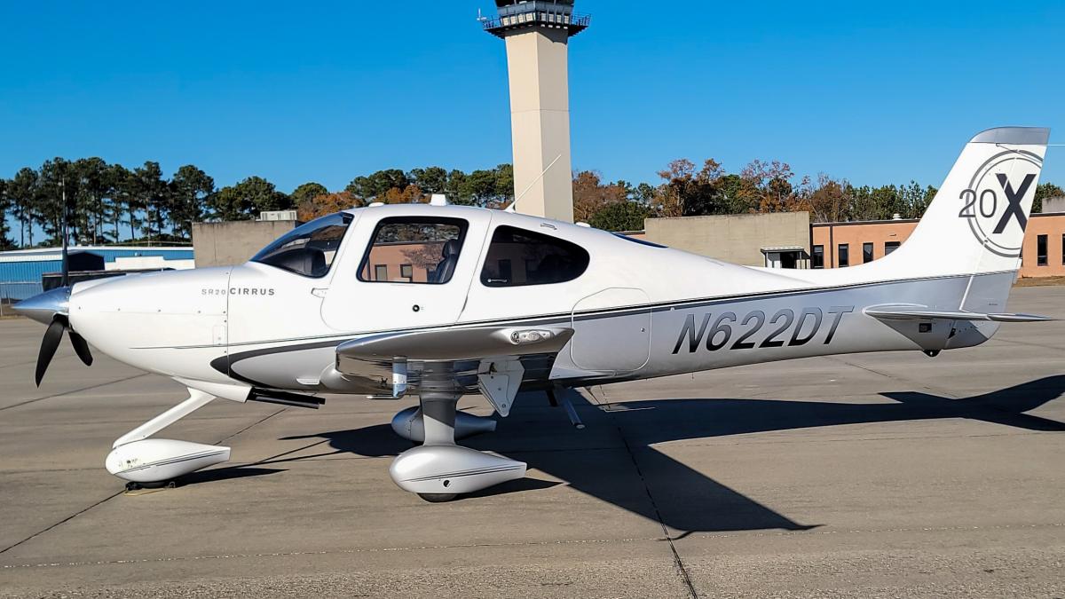 2010 CIRRUS SR20 G3 Photo 3