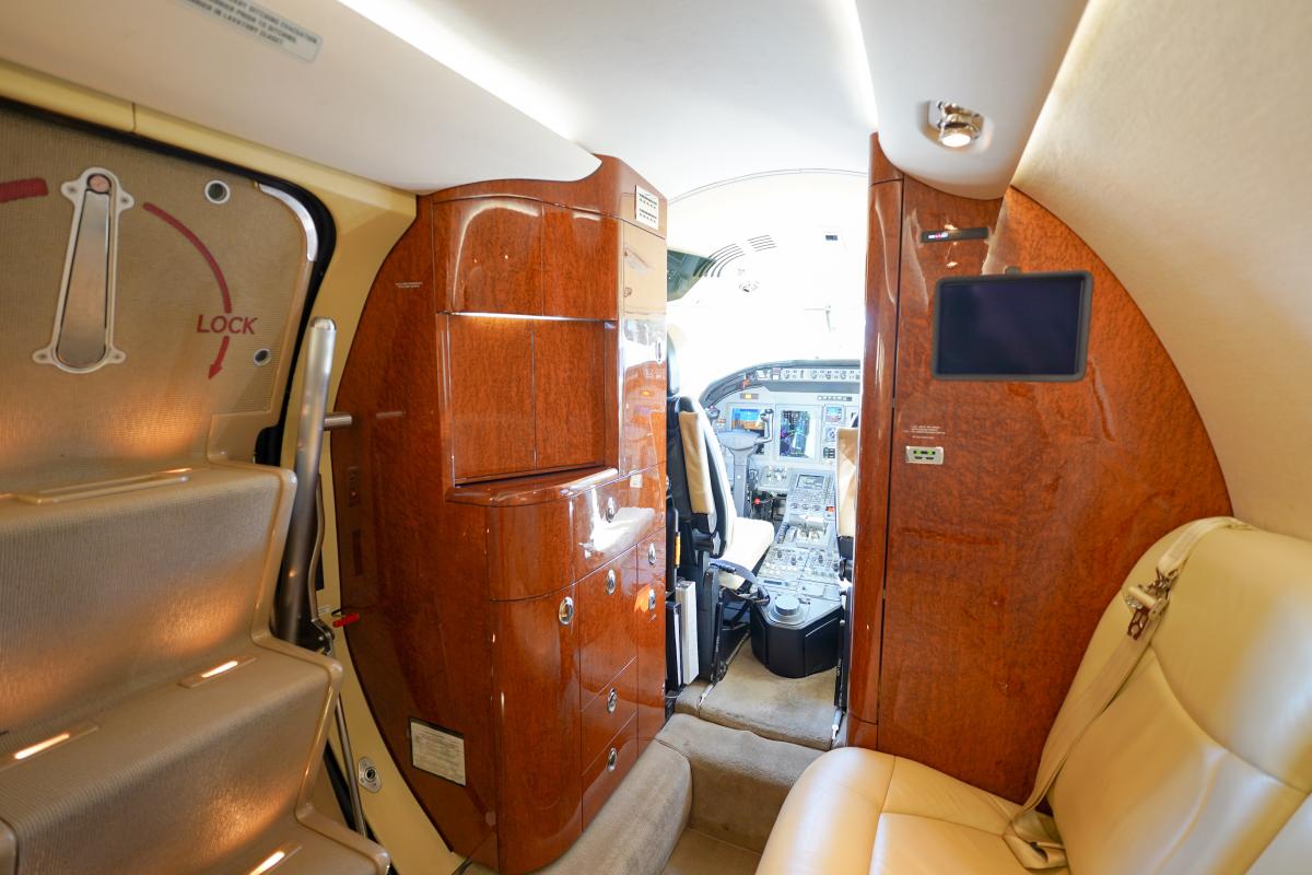 2011 CITATION XLS+ Photo 3