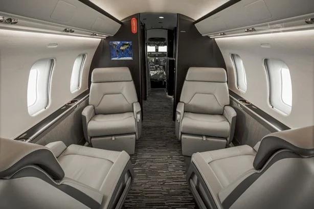 2007 BOMBARDIER CHALLENGER 605 Photo 3