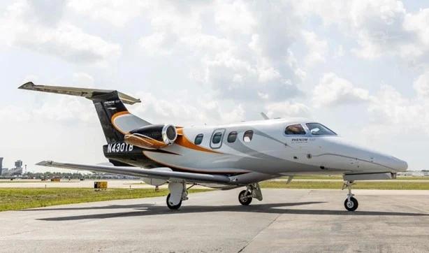 2009 EMBRAER PHENOM 100 Photo 2