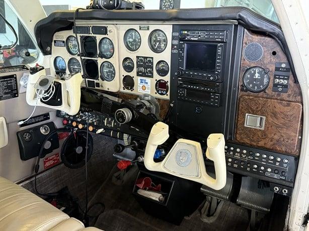 1980 BEECHCRAFT A36TC BONANZA Photo 2