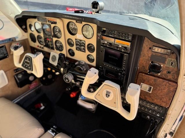 1981 A36TC Bonanza Photo 4