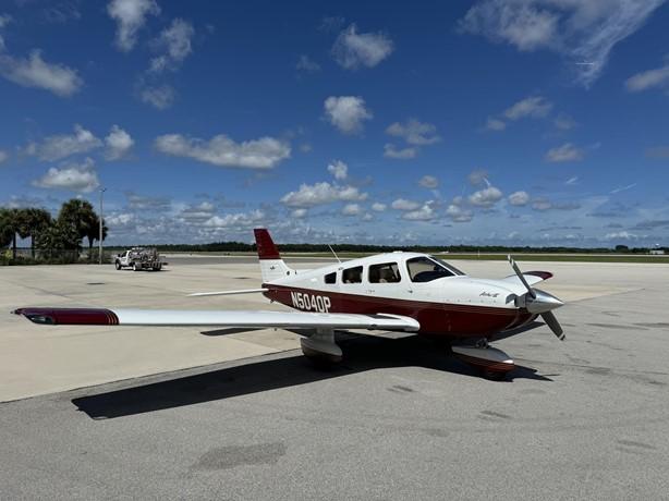 2001 PIPER ARCHER III Photo 2