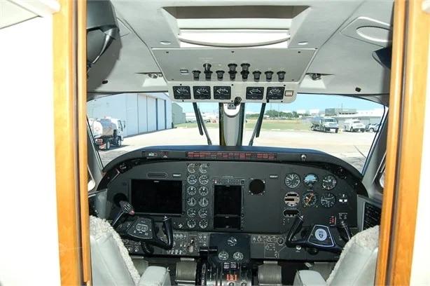 1989 BEECHCRAFT KING AIR C90A Photo 3