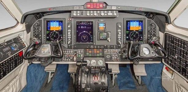 2005 BEECHCRAFT KING AIR B200 Photo 6