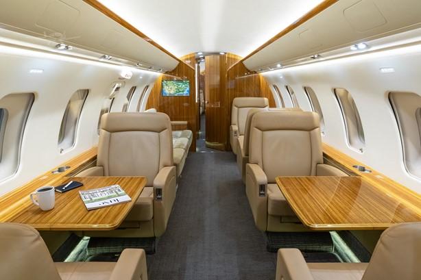 2012 BOMBARDIER CHALLENGER 605 Photo 3