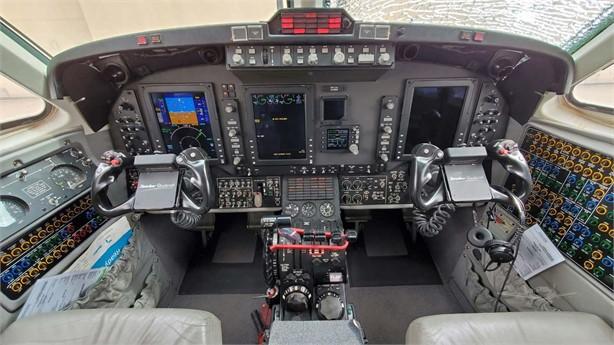 2014 BEECHCRAFT KING AIR 350I Photo 3