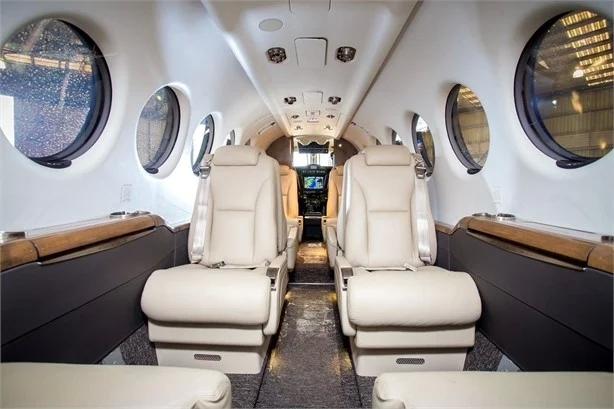 2017 BEECHCRAFT KING AIR 350I Photo 5