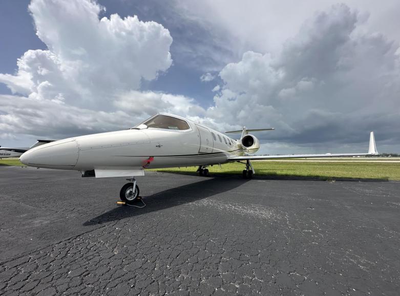 1992 Learjet 31A Photo 2