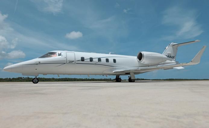 2009 Learjet 60XR Photo 2