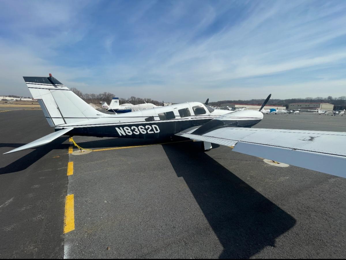 1981 Piper Seneca III Photo 2