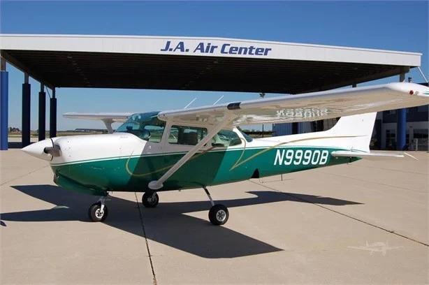 1982 CESSNA 172RG CUTLASS Photo 2