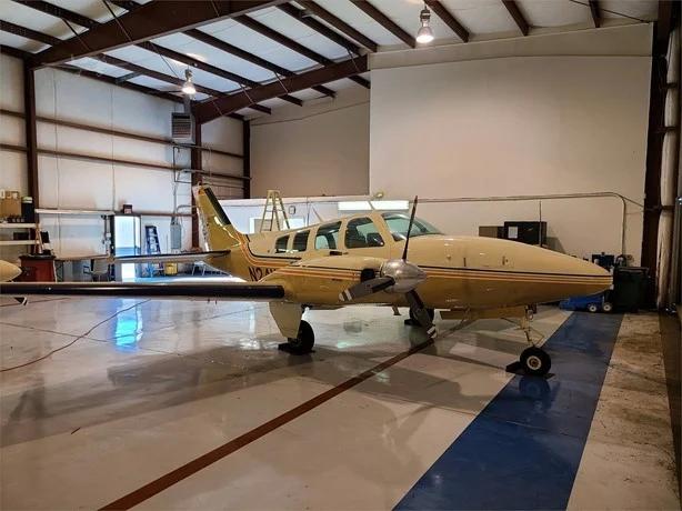 1977 BEECHCRAFT 58 BARON Photo 2