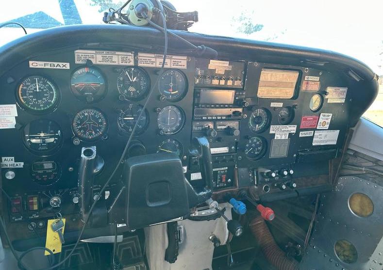 1976 Cessna 207 Photo 3