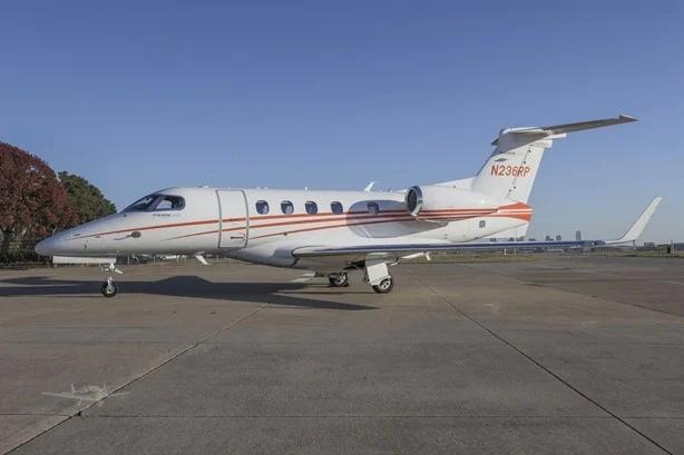 2018 EMBRAER PHENOM 300E Photo 2