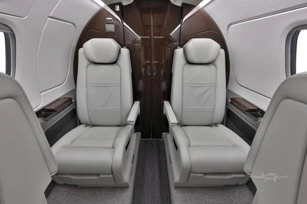 2018 EMBRAER PHENOM 300E Photo 3