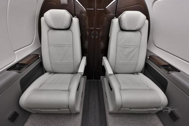 2018 EMBRAER PHENOM 300E Photo 4