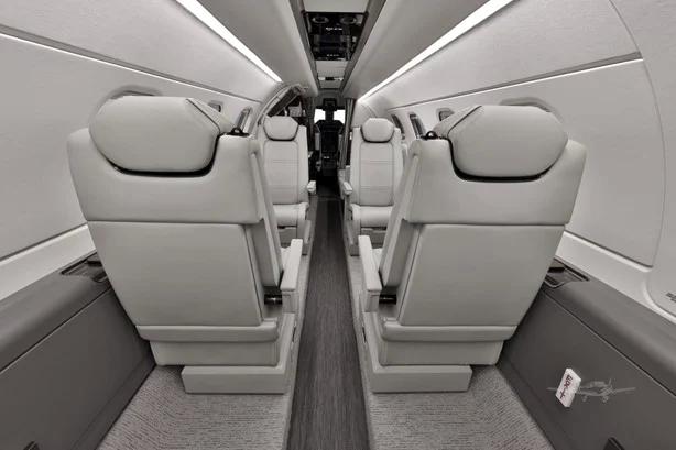 2018 EMBRAER PHENOM 300E Photo 3