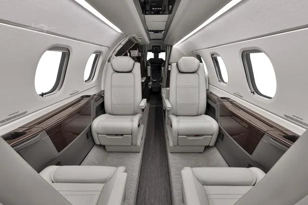 2018 EMBRAER PHENOM 300E Photo 4