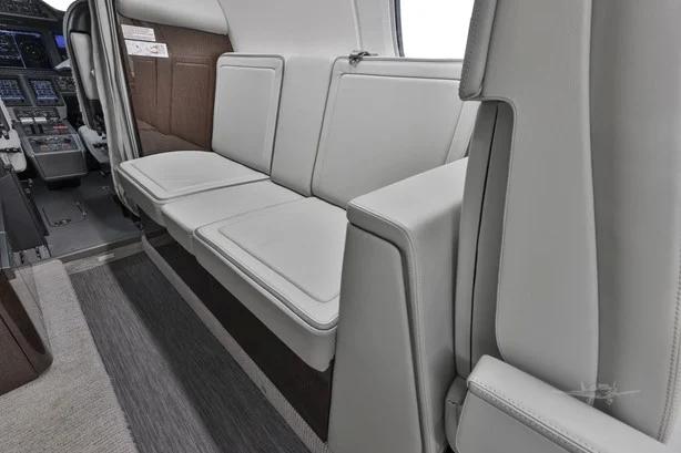 2018 EMBRAER PHENOM 300E Photo 7