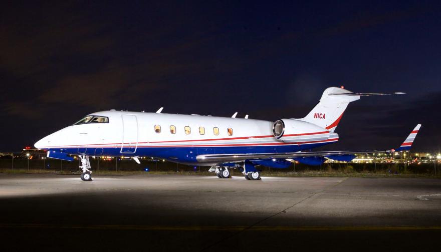 2012 Bombardier Challenger 300 Photo 2