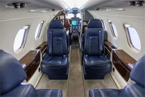 2016 EMBRAER PHENOM 300 Photo 5