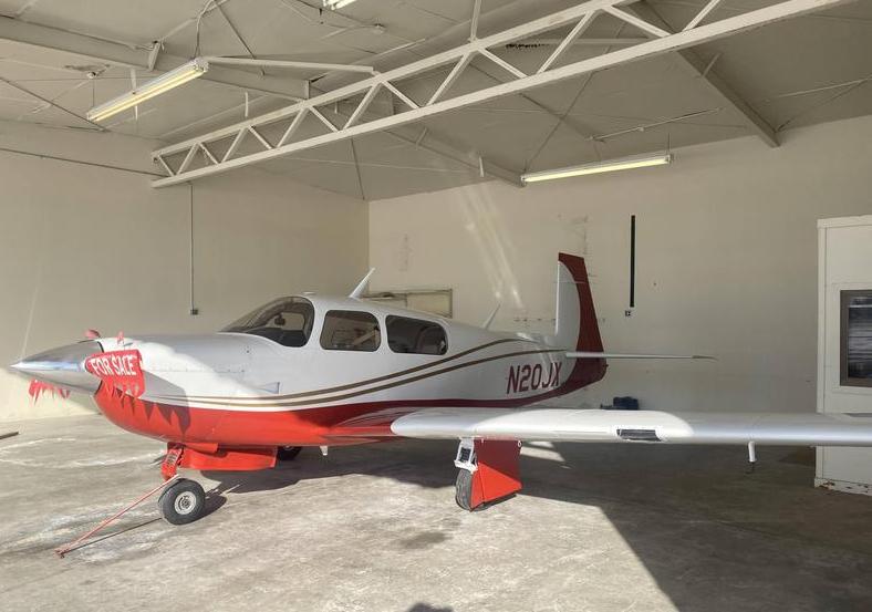 1990 Mooney M20-J Photo 2