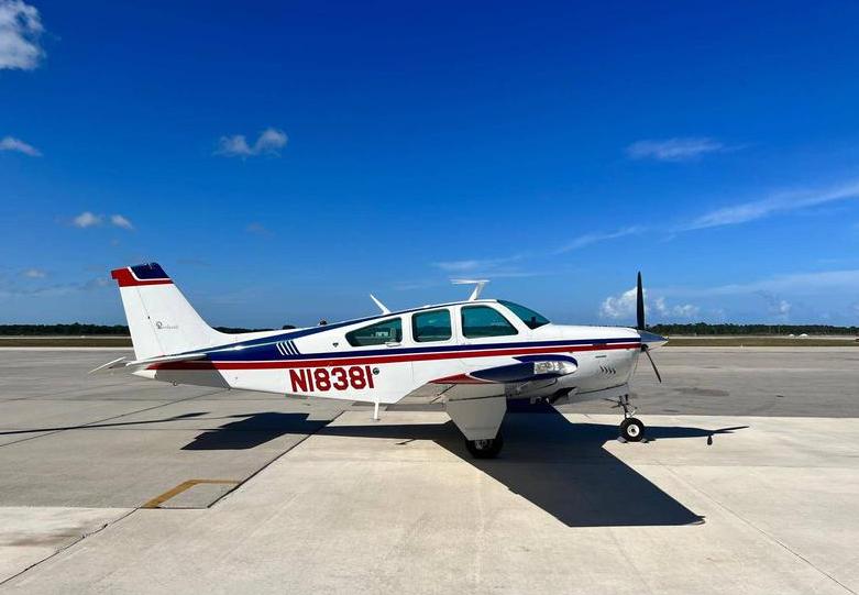 1977 Beech F33A Bonanza Photo 3