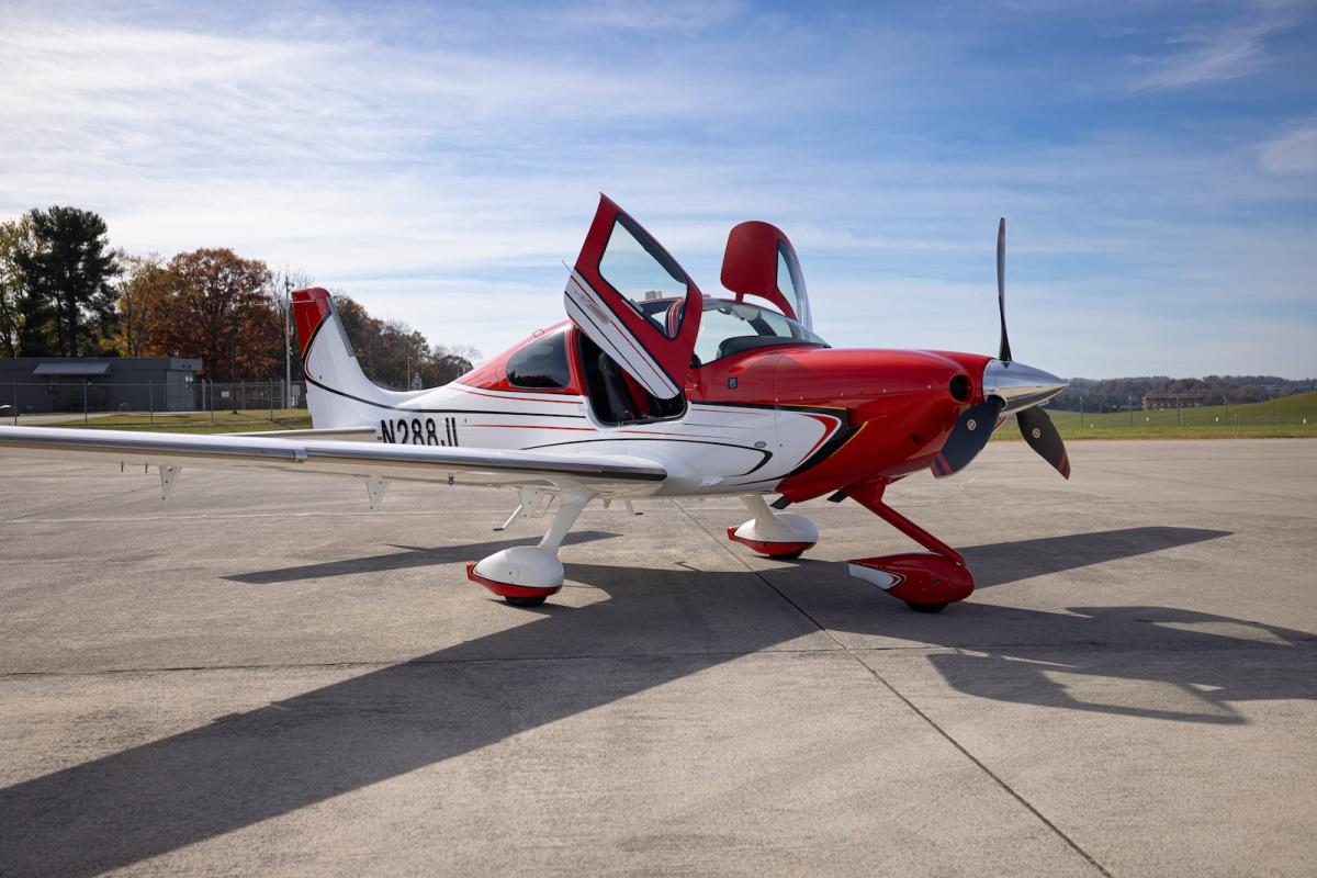 2019 Cirrus SR22T G6 GTS Photo 2