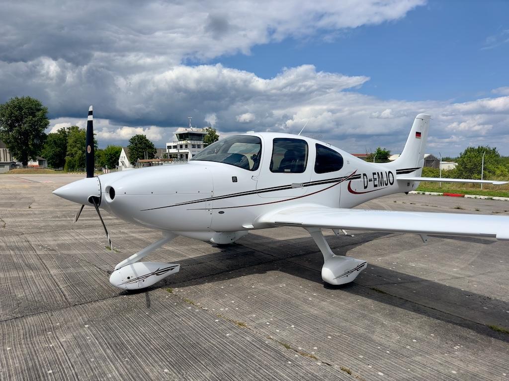 2019 Cirrus SR20 G6 Photo 2