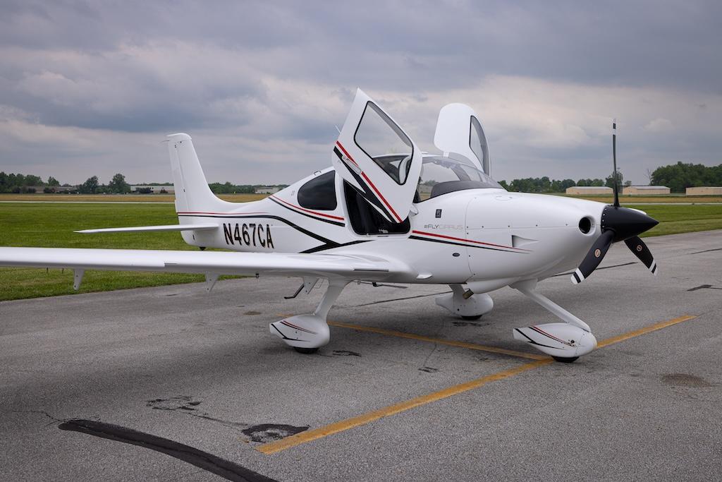 2017 Cirrus SR20 G6 Photo 2