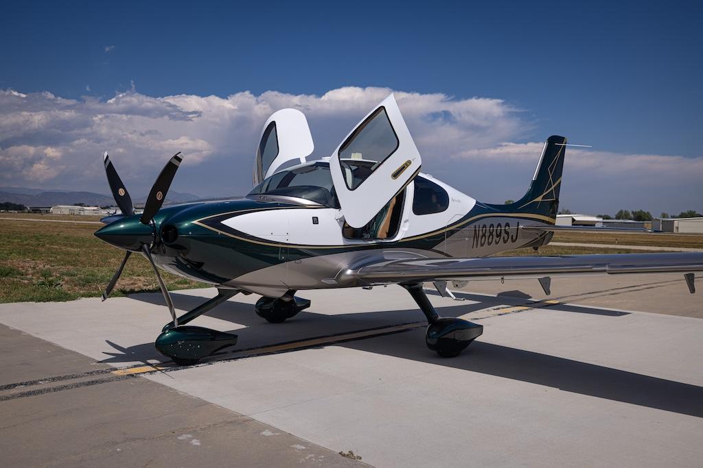 2022 Cirrus SR22T G6 GTS Photo 2