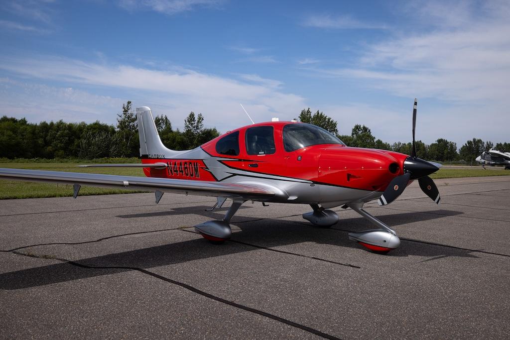 2019 Cirrus SR22T G6 GTS Photo 2