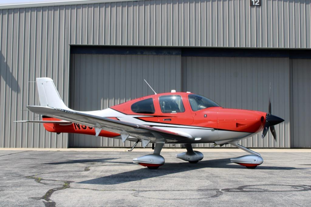 2019 Cirrus SR22 G6 GTS Photo 2