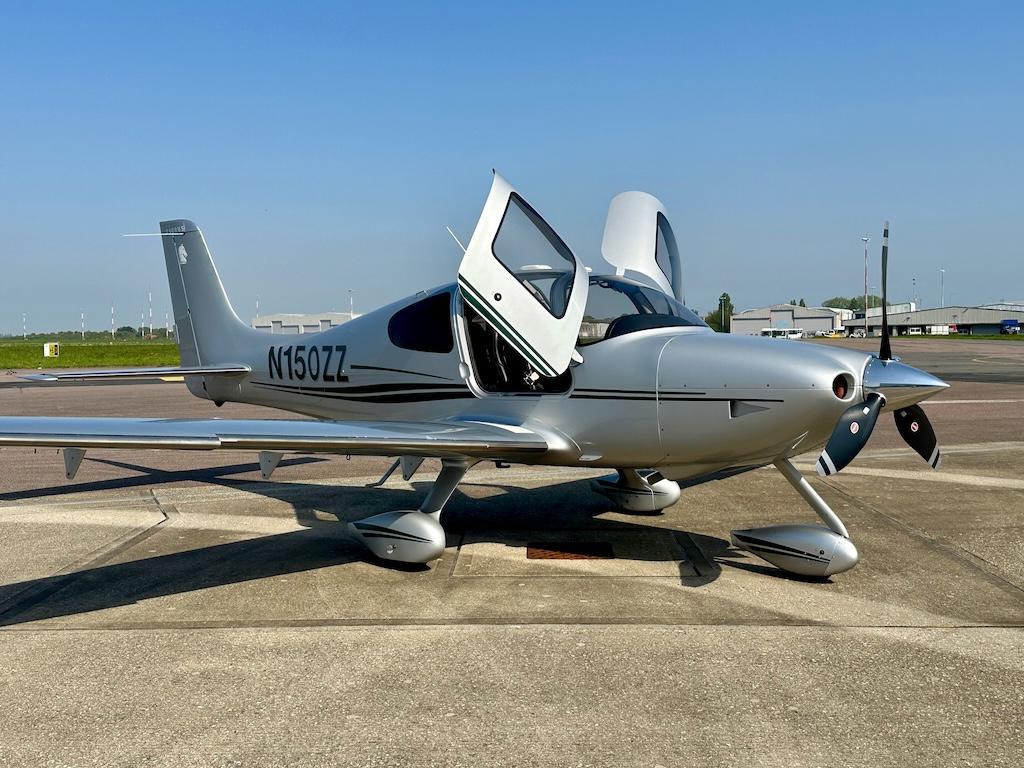 2007 Cirrus SR22 G3 Photo 2