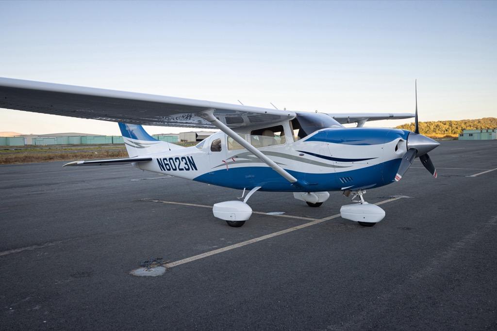 2006 Cessna Turbo T206H Stationair Photo 2