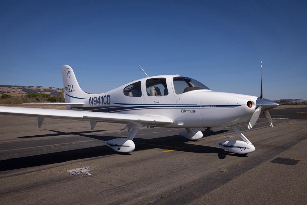 2002 Cirrus SR22 Photo 2