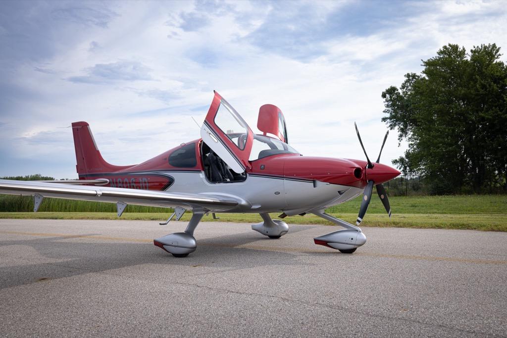 2022 Cirrus SR22T G6 GTS Photo 2