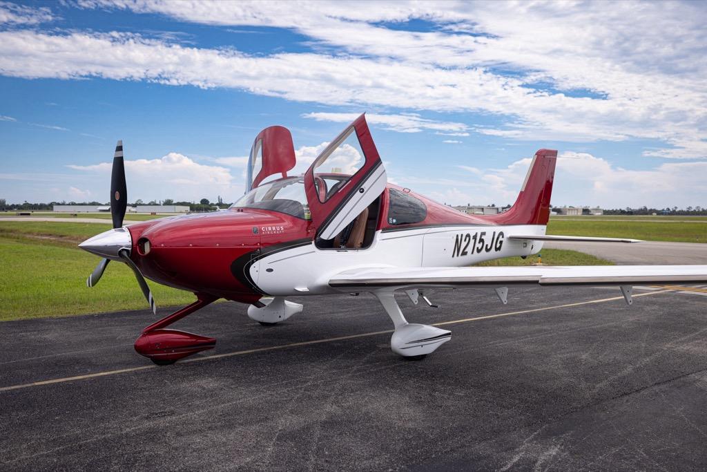 2013 Cirrus SR22T G5 GTS Photo 2