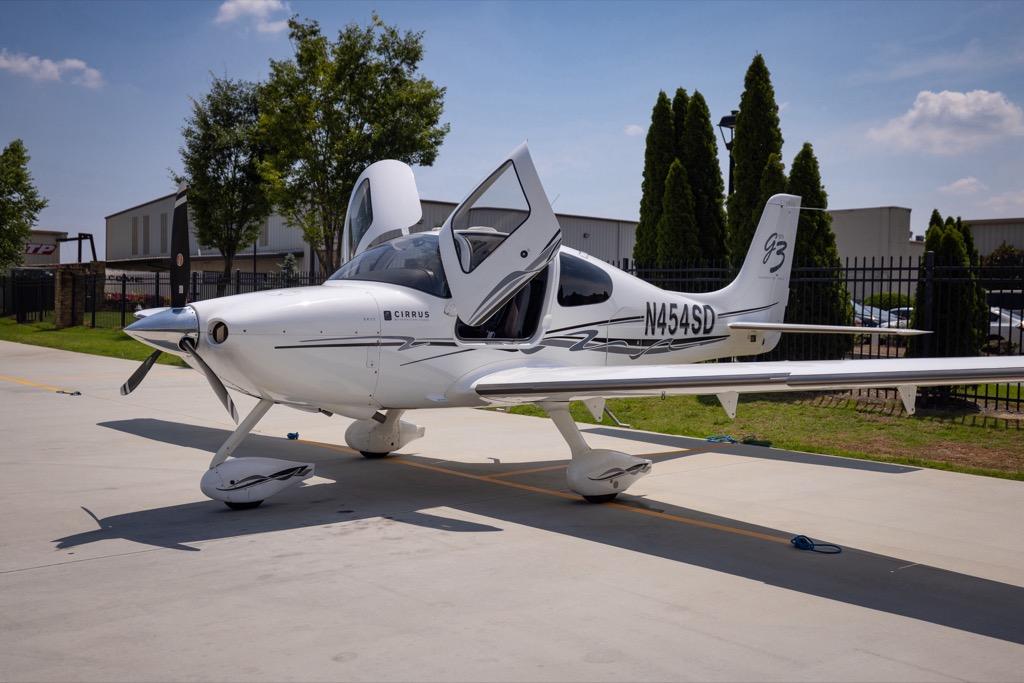 2008 Cirrus SR22 G3 GTS Photo 2