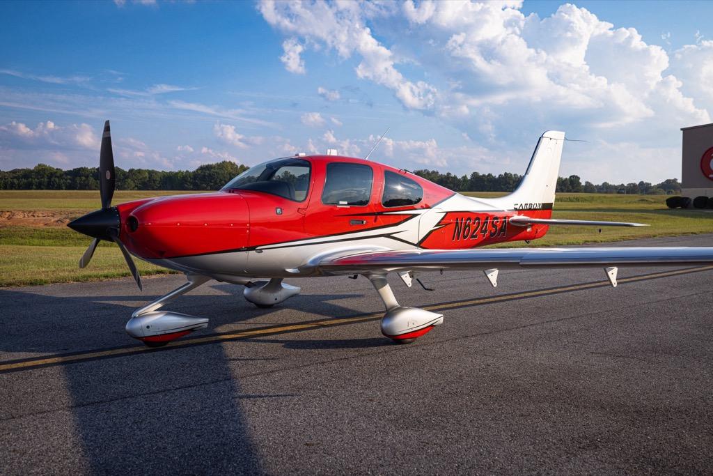 2019 Cirrus SR22T G6 GTS Photo 2