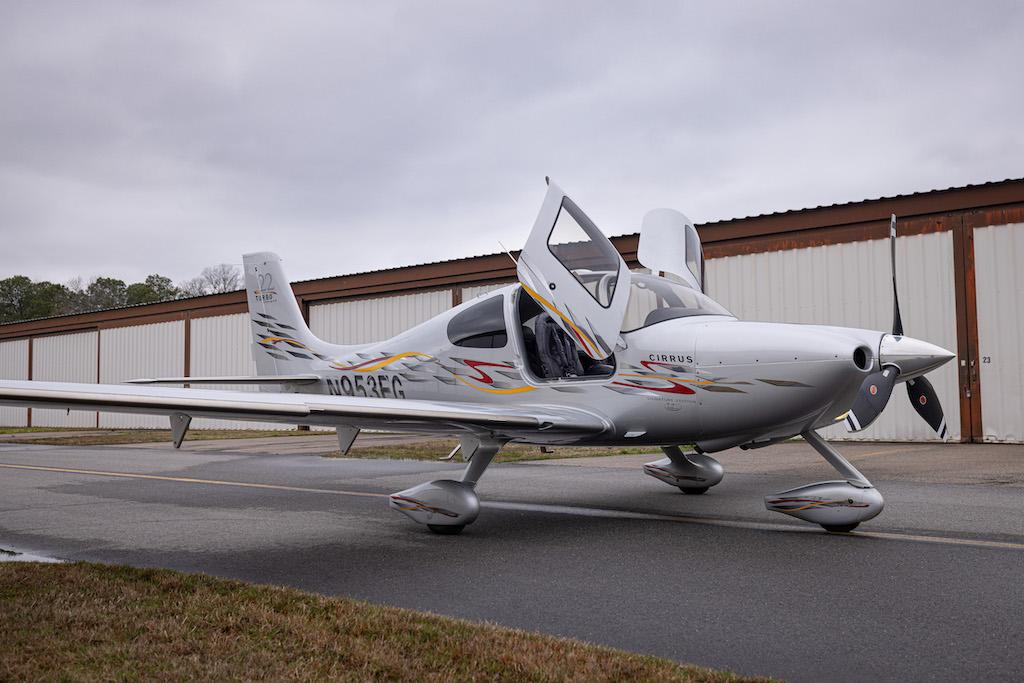 2007 Cirrus SR22TN Photo 2