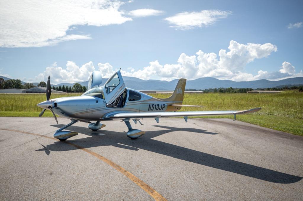 2018 Cirrus SR22T G6 GTS Photo 2