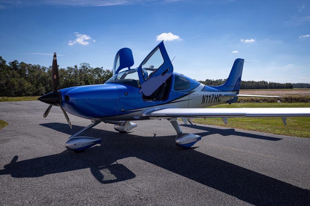 2022 Cirrus SR22 G6 GTS Photo 2