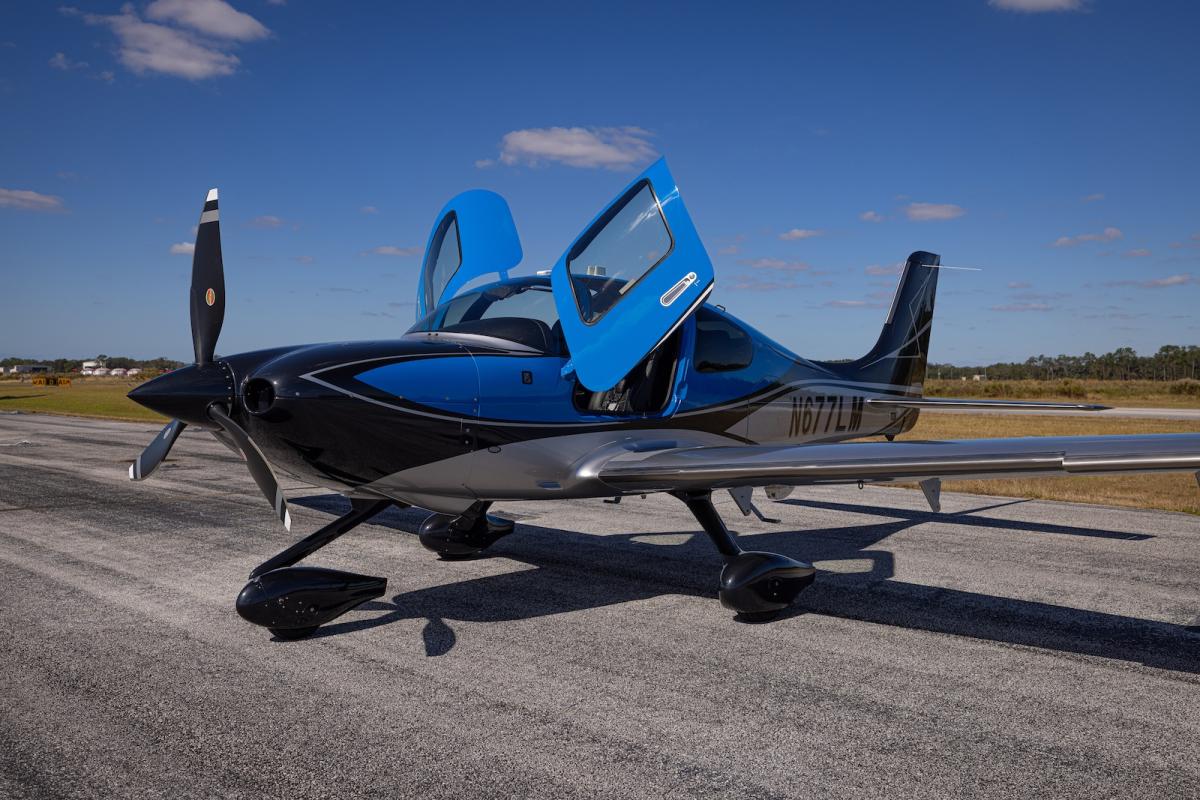 2021 Cirrus SR22T G6 GTS Photo 2